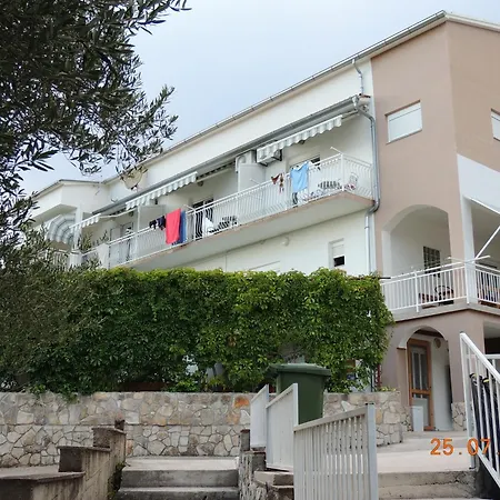 Apartment Antea & Magdalena Pirovac