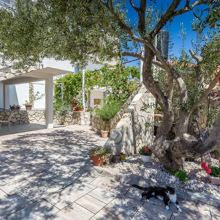 Antea & Magdalena Pirovac